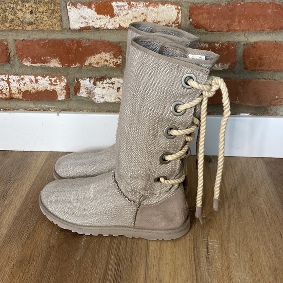 UGG Boots Heirloom Lace Up Boots size 7 - Picture 3 of 14